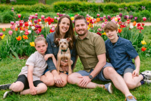Spring family session at Lake Harriet in tulips